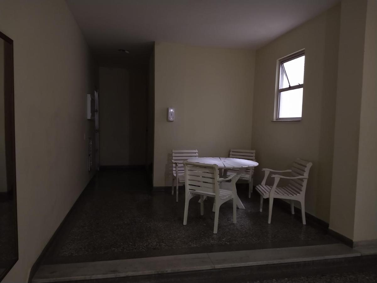 Apartamento Aconchegante No Centro De Кабу-Фріу Екстер'єр фото
